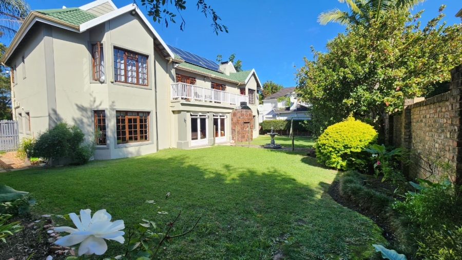 4 Bedroom Property for Sale in Heatherlands Western Cape